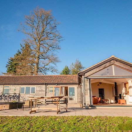 Host & Stay - Upperley Barn 브롬야드 외부 사진